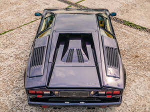 Immagine 4/39 di Lamborghini Countach 25th Anniversary (1990)