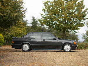 Imagen 32/50 de Mercedes-Benz 190 E 2.3-16 (1985)