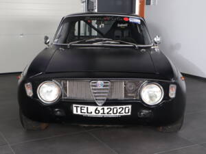 Image 2/42 of Alfa Romeo 1750 GT Veloce (1971)