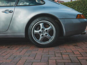 Image 38/50 of Porsche 911 Carrera (1994)