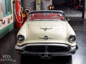 Image 6/50 of Oldsmobile 98 Starfire (1956)