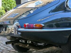 Bild 28/50 von Jaguar E-Type 4.2 (1965)