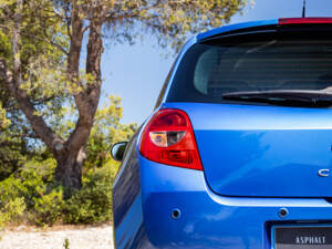 Image 38/40 of Renault Clio Gordini R.S. (2012)