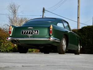 Image 14/15 of Aston Martin DB 4 (1960)