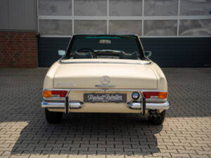 Image 6/97 of Mercedes-Benz 280 SL (1969)