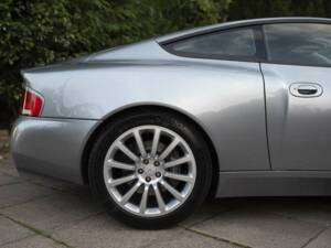 Image 31/38 de Aston Martin V12 Vanquish (2003)