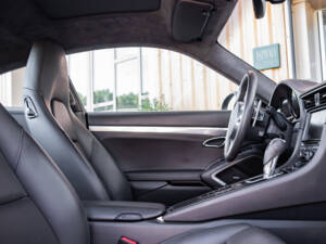 Image 30/50 of Porsche 911 Carrera 4S (2013)