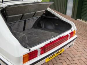 Image 20/43 of Ford Capri 2,8i (1984)