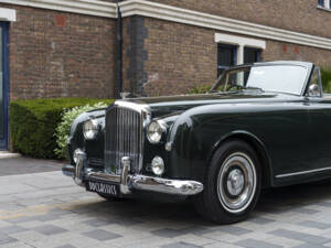 Image 13/33 of Bentley S1 DHC Park Ward (1956)