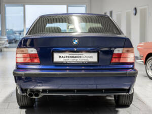 Immagine 4/21 di BMW 328i (1995)