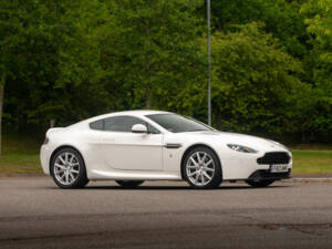 Bild 12/50 von Aston Martin V8 Vantage (2013)