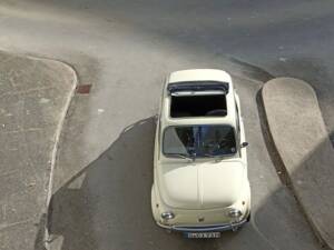 Image 21/25 of FIAT 500 L (1970)