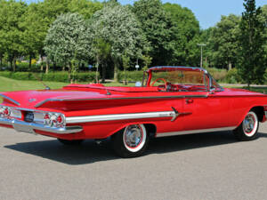 Bild 5/31 von Chevrolet Impala Convertible (1960)