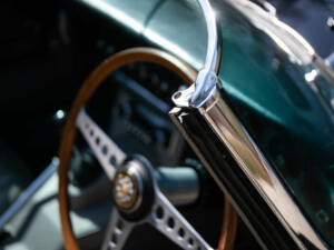 Immagine 22/45 di Jaguar E-Type 4.2 (1966)