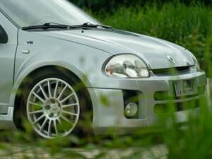 Immagine 22/50 di Renault Clio II V6 (2002)