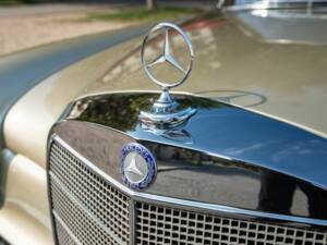 Afbeelding 3/12 van Mercedes-Benz 220 SE b (1962)