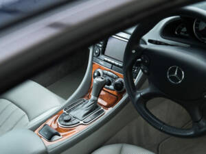 Image 10/14 of Mercedes-Benz SL 65 AMG (2004)