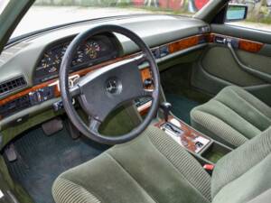 Bild 12/21 von Mercedes-Benz 280 SE (1985)