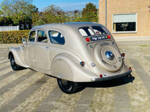 Bild 4/50 von Peugeot 402 B (1938)