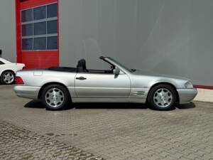 Image 2/22 de Mercedes-Benz SL 320 (1997)