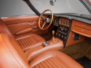 Image 26/35 of Lamborghini 400 GT (2+2) (1967)