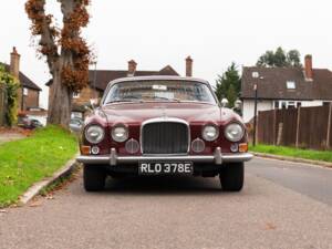 Image 6/37 of Jaguar Mk X 4.2 (1967)