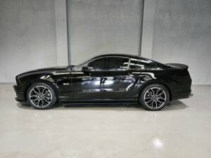 Bild 2/7 von Ford Mustang 5.0 GT Premium (2013)