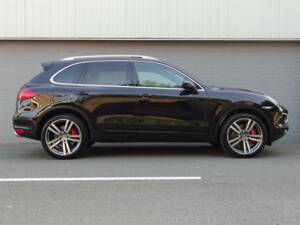Bild 5/98 von Porsche Cayenne Turbo (2010)