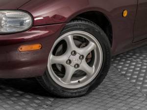 Afbeelding 4/50 van Mazda MX-5 1.6 (2000)