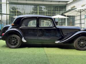 Image 8/47 of Citroën Traction Avant 11 BL (1955)