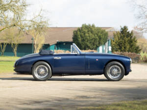 Image 5/50 of Aston Martin DB 2&#x2F;4 Mk I Vantage Convertible (1953)