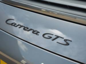 Image 16/42 of Porsche 911 Carrera GTS (2011)