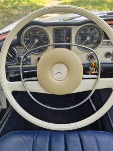 Image 22/100 de Mercedes-Benz 250 SL (1967)