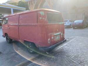 Image 9/64 of Volkswagen T2a panel van (1969)