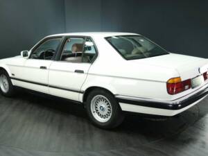 Imagen 4/30 de BMW 735i (1987)