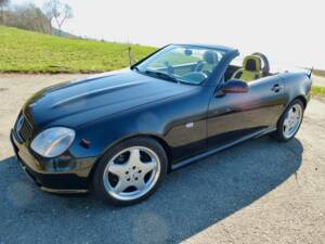 Image 9/53 of Mercedes-Benz SLK 230 Kompressor (1999)