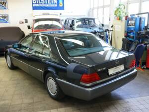 Bild 8/44 von Mercedes-Benz 300 SE (1992)