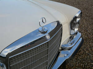 Imagen 22/50 de Mercedes-Benz 280 SE 3,5 (1971)