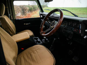 Bild 28/42 von Land Rover Defender 110 (1996)