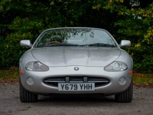 Image 7/20 of Jaguar XKR (2001)