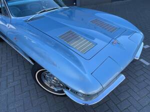 Image 16/22 of Chevrolet Corvette Sting Ray Convertible (1963)