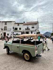 Image 10/46 of Land Rover 88 (1979)