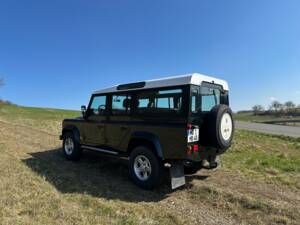 Image 37/47 de Land Rover Defender 110 Td5 (2000)