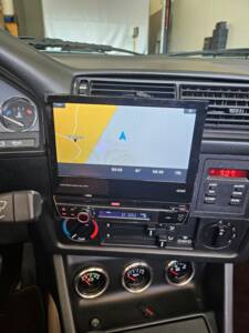 Immagine 47/67 di BMW 320i (1990)