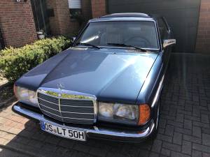 Bild 4/37 von Mercedes-Benz 230 CE (1983)