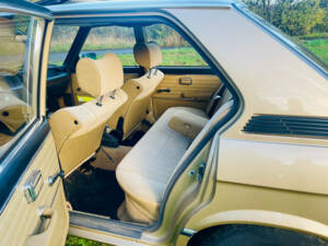 Image 5/5 of BMW 520&#x2F;6 (1979)