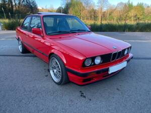 Image 110/180 de BMW 316i (1989)