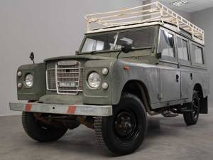 Image 1/50 of Land Rover 109 (1972)