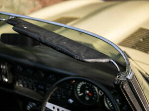 Afbeelding 43/45 van Jaguar E-Type V12 (1973)