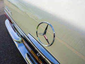 Image 32/34 de Mercedes-Benz 280 SE (1969)